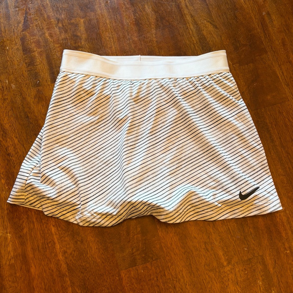 NikeCourt Dri-FIT Tennis Skort Womens XS White Black Stripe Pickleball Golf